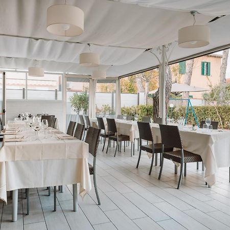 Hotel Milton マリーナ・ディ・ピエトラサンタ エクステリア 写真